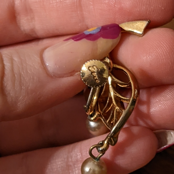 Lot of signed vintage single earrings, goldtone - Picture 6 of 6